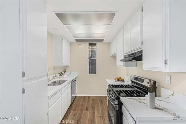 2805 W Avenue K12 Apt#143, Lancaster, CA 93536