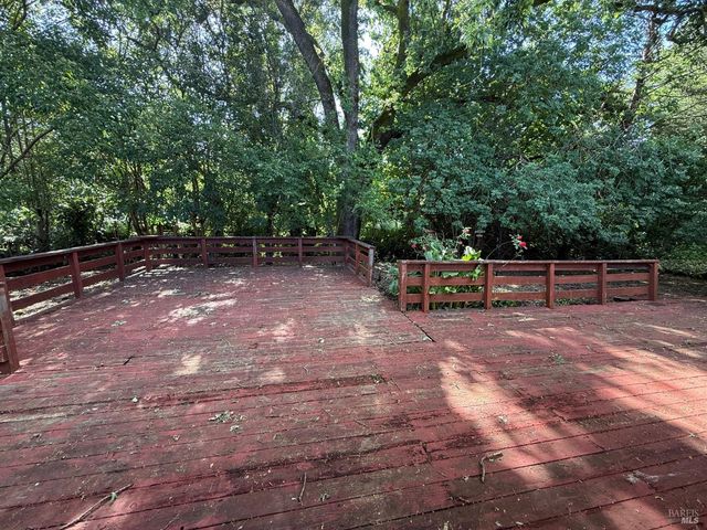 6132 Bridgewood Dr, Santa Rosa, CA 95409