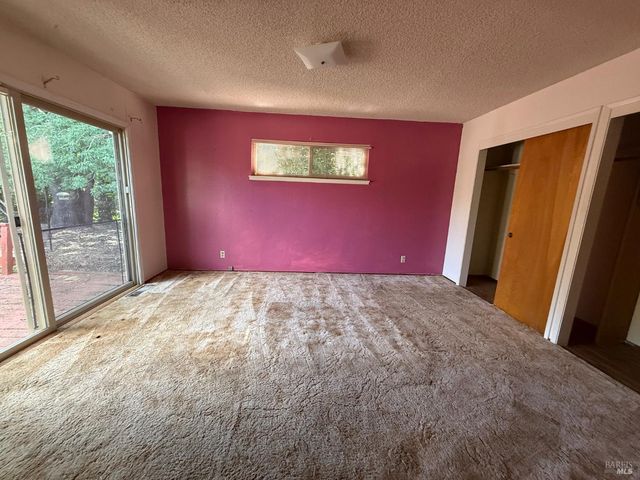 6132 Bridgewood Dr, Santa Rosa, CA 95409