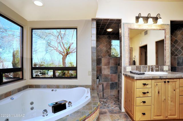 1504 N Desert Trumpet Court, Tucson, AZ 85745