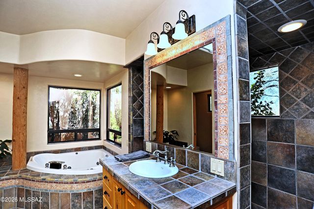 1504 N Desert Trumpet Court, Tucson, AZ 85745