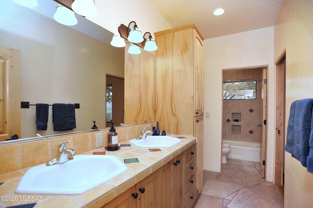 1504 N Desert Trumpet Court, Tucson, AZ 85745