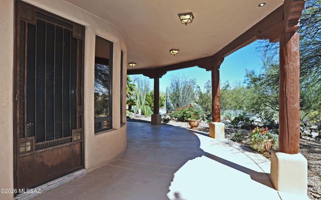 1504 N Desert Trumpet Court, Tucson, AZ 85745