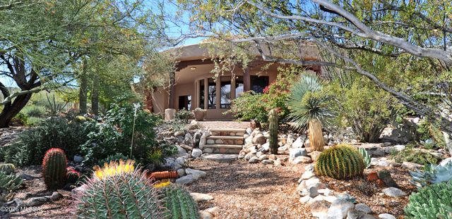 1504 N Desert Trumpet Court, Tucson, AZ 85745