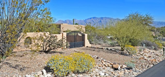 1504 N Desert Trumpet Court, Tucson, AZ 85745