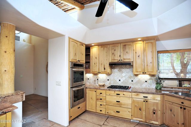 1504 N Desert Trumpet Court, Tucson, AZ 85745