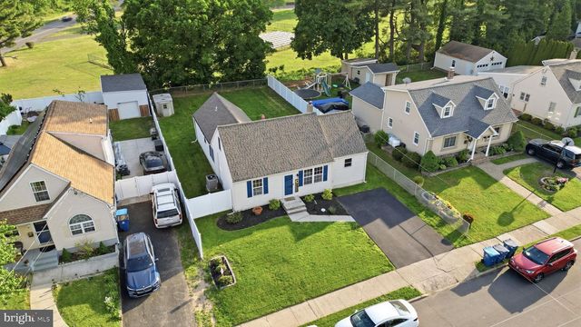 43 ALTHEA AVE, Morrisville, PA 19067
