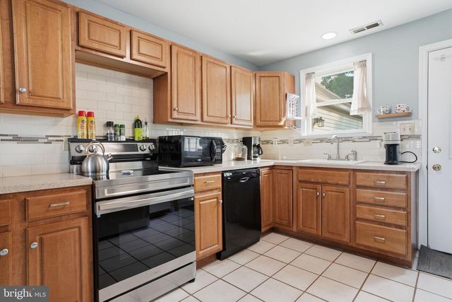 43 ALTHEA AVE, Morrisville, PA 19067