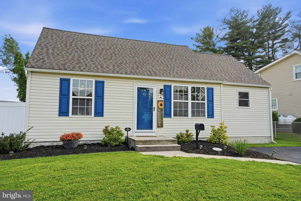 43 ALTHEA AVE, Morrisville, PA 19067