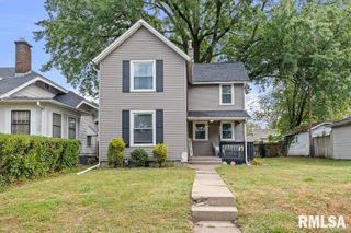 2611 GRAND Avenue, Davenport, IA 52803