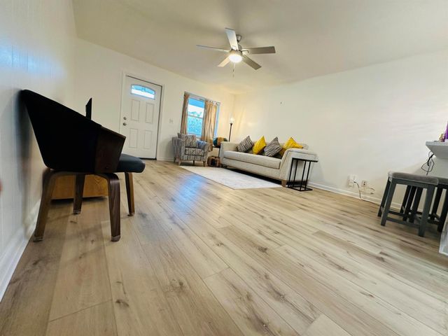 1659 Magnolia Dr Lane, West Palm Beach, FL 33417