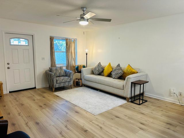 1659 Magnolia Dr Lane, West Palm Beach, FL 33417