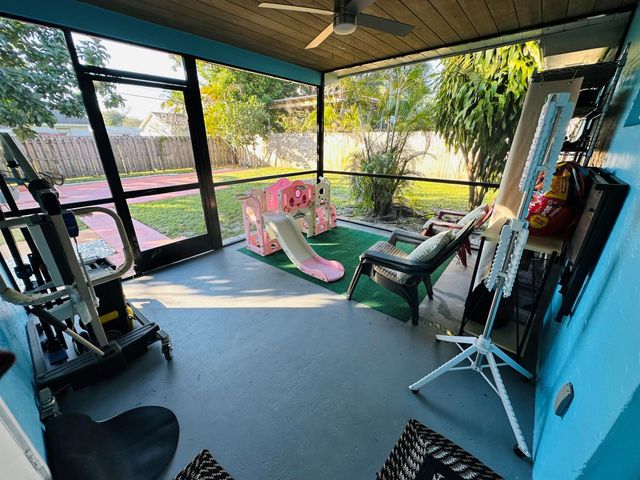 1659 Magnolia Dr Lane, West Palm Beach, FL 33417