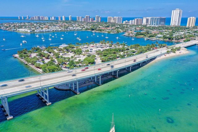 1659 Magnolia Dr Lane, West Palm Beach, FL 33417