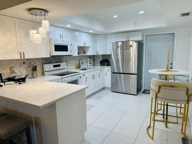 1659 Magnolia Dr Lane, West Palm Beach, FL 33417