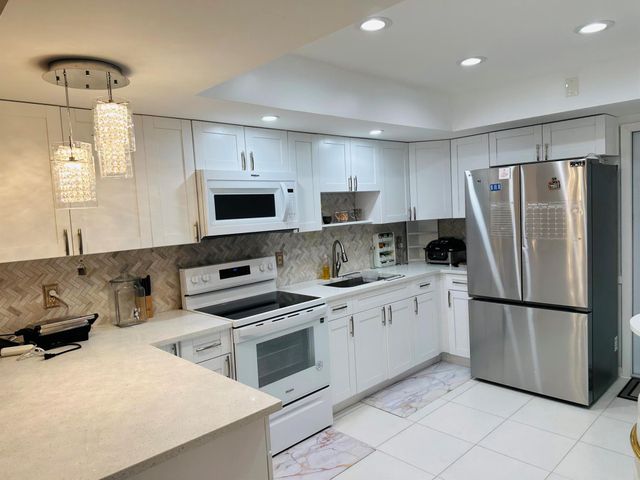 1659 Magnolia Dr Lane, West Palm Beach, FL 33417