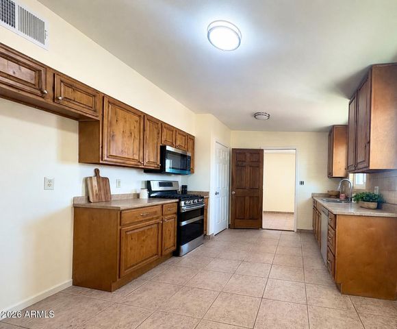 659 S CENTER Street, Mesa, AZ 85210