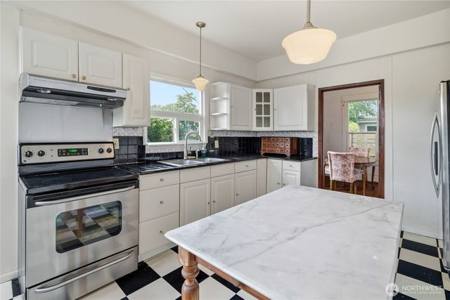 1012 20th Avenue S, Seattle, WA 98144