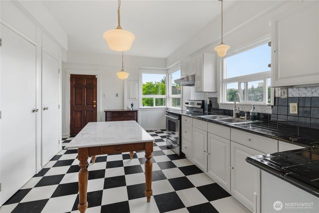 1012 20th Avenue S, Seattle, WA 98144