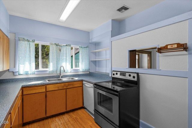 332 N Ivy Street, Medford, OR 97501