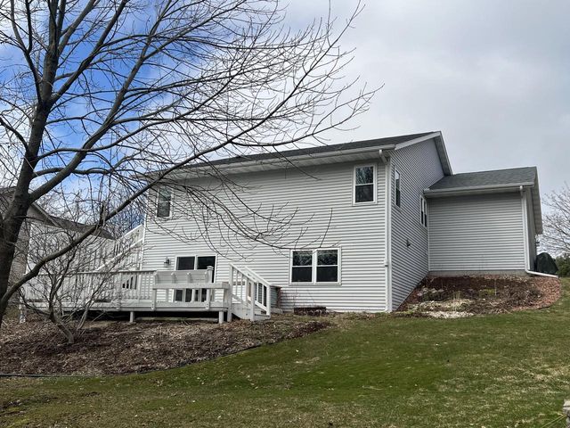 1407 Villa Park COURT, West Bend, WI 53090