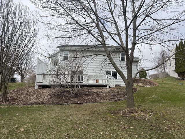 1407 Villa Park COURT, West Bend, WI 53090