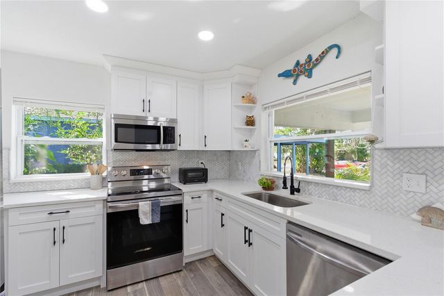 634 61ST AVENUE S, St Petersburg, FL 33705