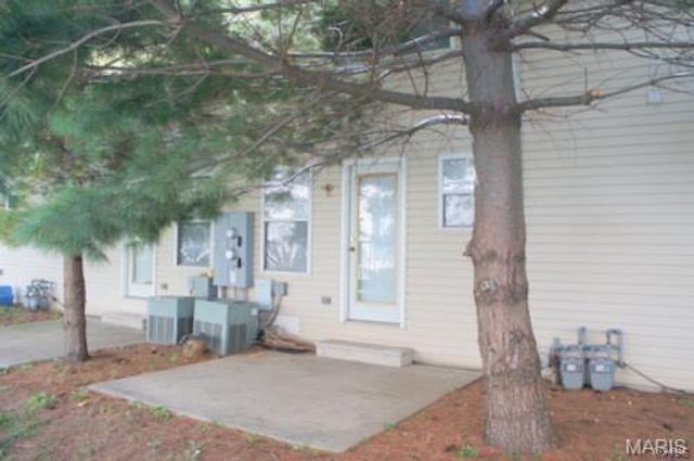 501 PONDEROSA Avenue 3, O'fallon, IL 62269