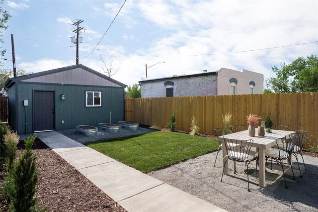 2563 N Emerson Street, Denver, CO 80205