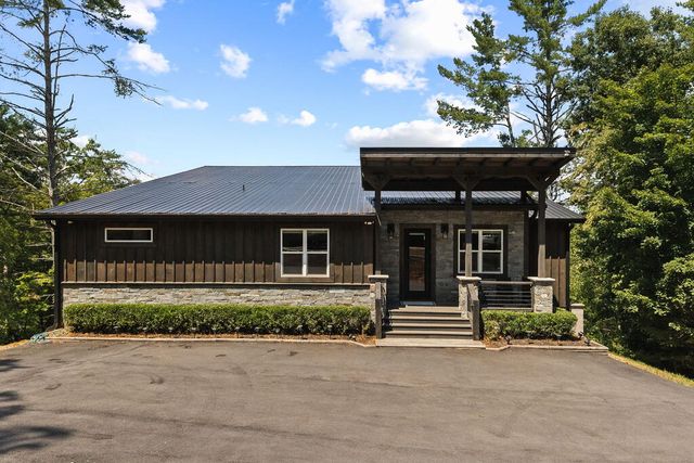744 Bear Walk Road, Mineral Bluff, GA 30559