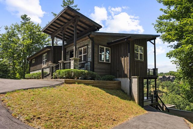 744 Bear Walk Road, Mineral Bluff, GA 30559