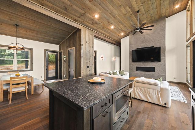 744 Bear Walk Road, Mineral Bluff, GA 30559