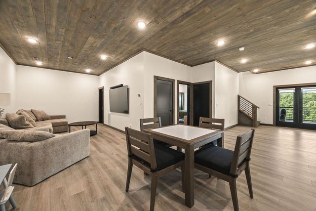 744 Bear Walk Road, Mineral Bluff, GA 30559
