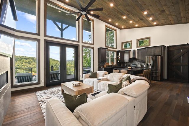 744 Bear Walk Road, Mineral Bluff, GA 30559