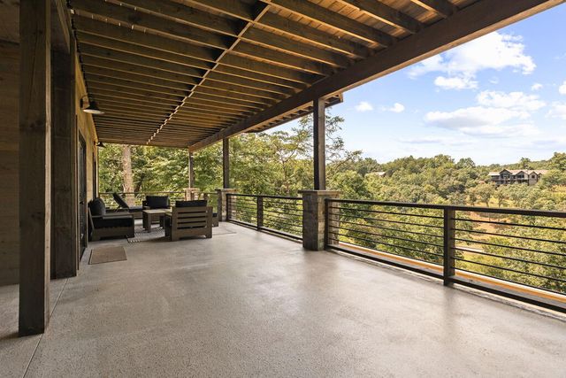 744 Bear Walk Road, Mineral Bluff, GA 30559