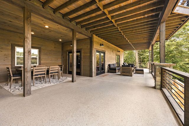744 Bear Walk Road, Mineral Bluff, GA 30559