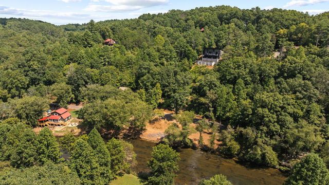 744 Bear Walk Road, Mineral Bluff, GA 30559