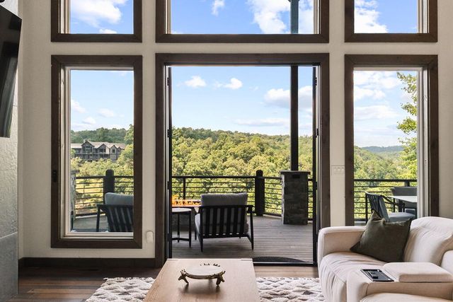 744 Bear Walk Road, Mineral Bluff, GA 30559