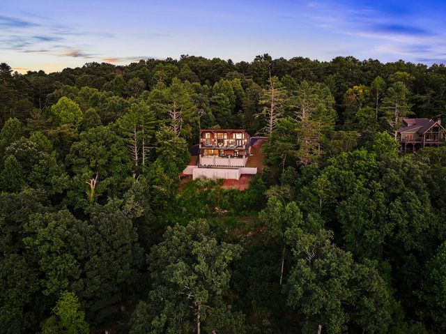 744 Bear Walk Road, Mineral Bluff, GA 30559