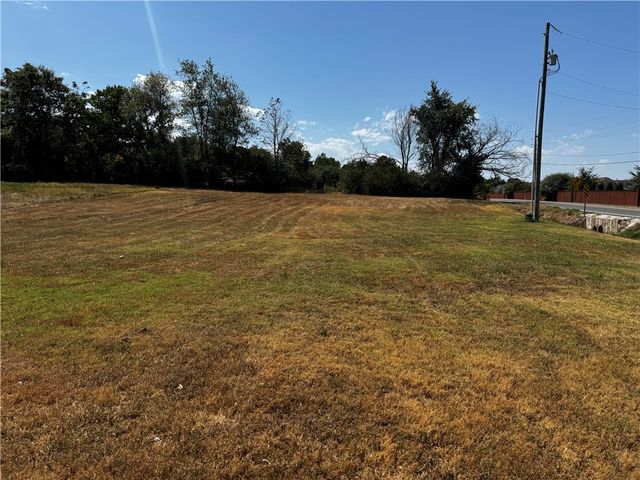 1018 S Main Street, Cave Springs, AR 72762