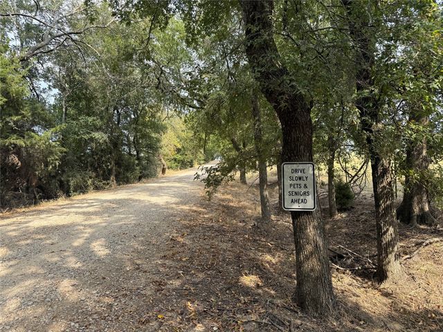 878 County Road 2900, Dodd City, TX 75438