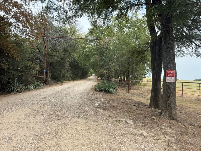 878 County Road 2900, Dodd City, TX 75438