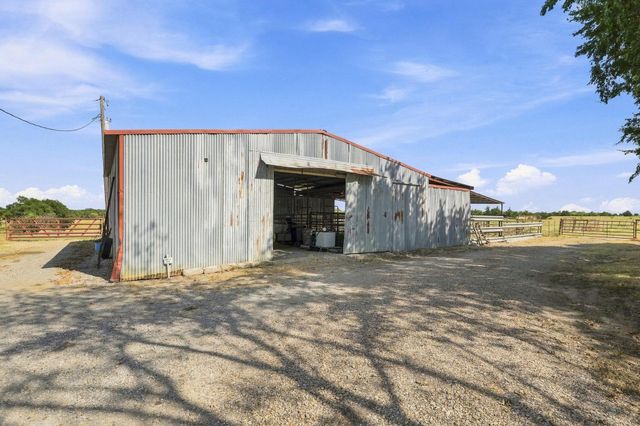 878 County Road 2900, Dodd City, TX 75438
