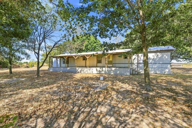 878 County Road 2900, Dodd City, TX 75438