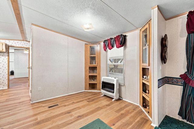 878 County Road 2900, Dodd City, TX 75438