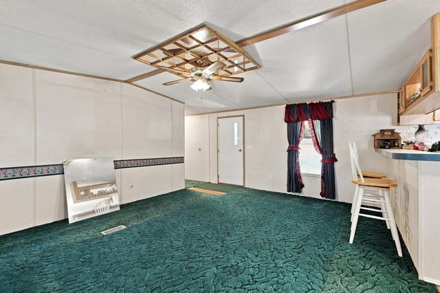 878 County Road 2900, Dodd City, TX 75438