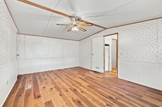 878 County Road 2900, Dodd City, TX 75438