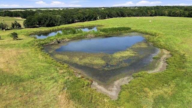 878 County Road 2900, Dodd City, TX 75438