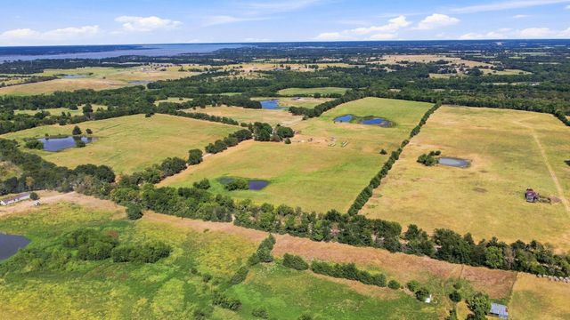 878 County Road 2900, Dodd City, TX 75438