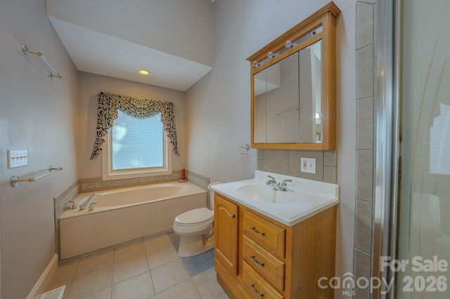 5 Kari Circle, Candler, NC 28715